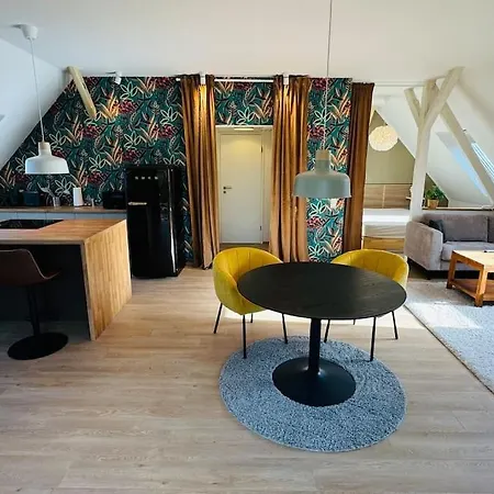 Gemuetliches Mit Viel Platz, Terrasse Und Stellplatz Appartamento